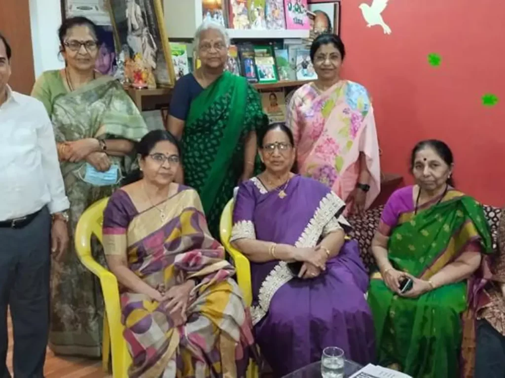 Vijayalakshmi with her friends